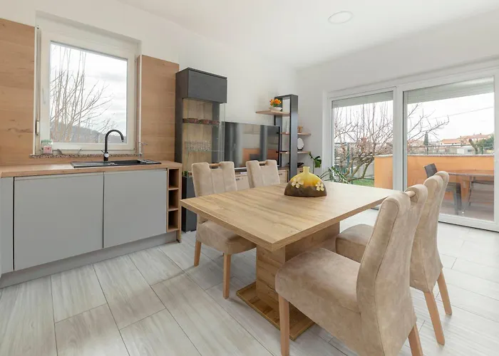 Apartma Zan דירה *