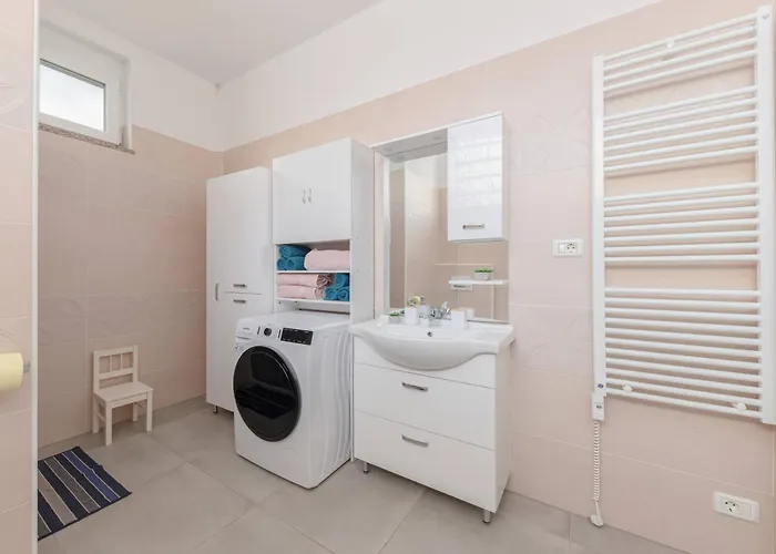 Apartma Zan דירה *